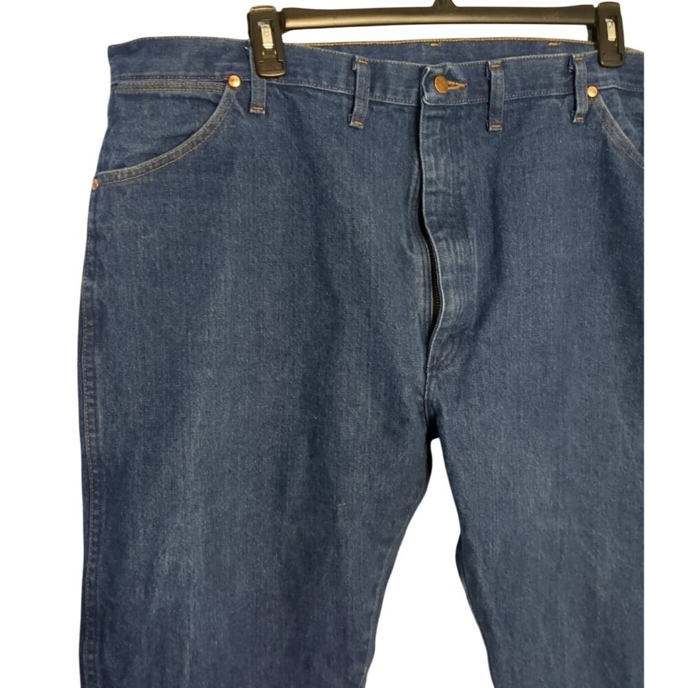 Wrangler Men Denim Jeans Size 46x30 Relaxed Fit Blue Cotton Classic Straight Leg - Picture 3 of 10